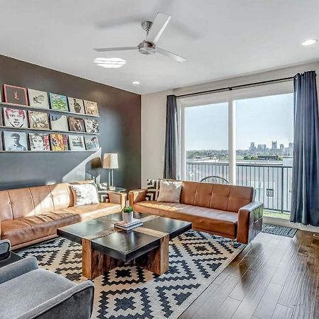 Big New And Modern With Skyline View Mural And Ping Pong Nashville Extérieur photo