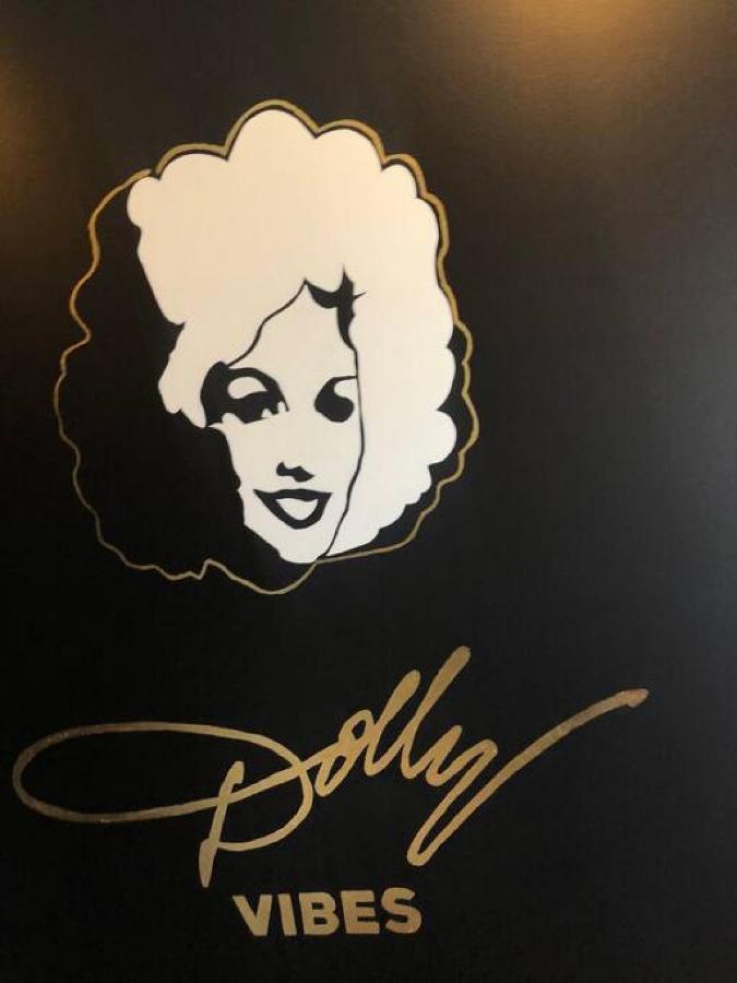 Big New And Modern With Skyline View Mural And Ping Pong Nashville Extérieur photo