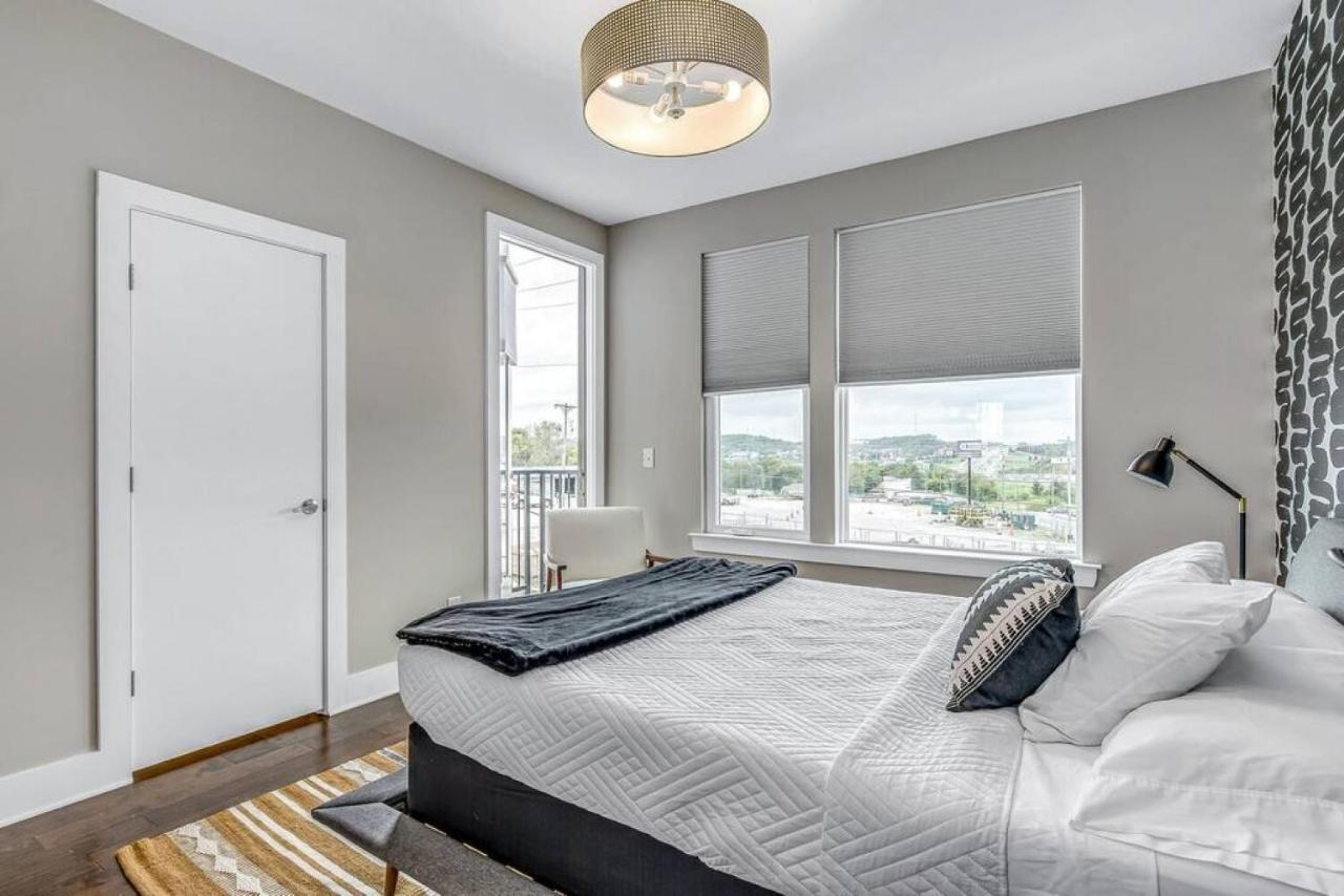 Big New And Modern With Skyline View Mural And Ping Pong Nashville Extérieur photo
