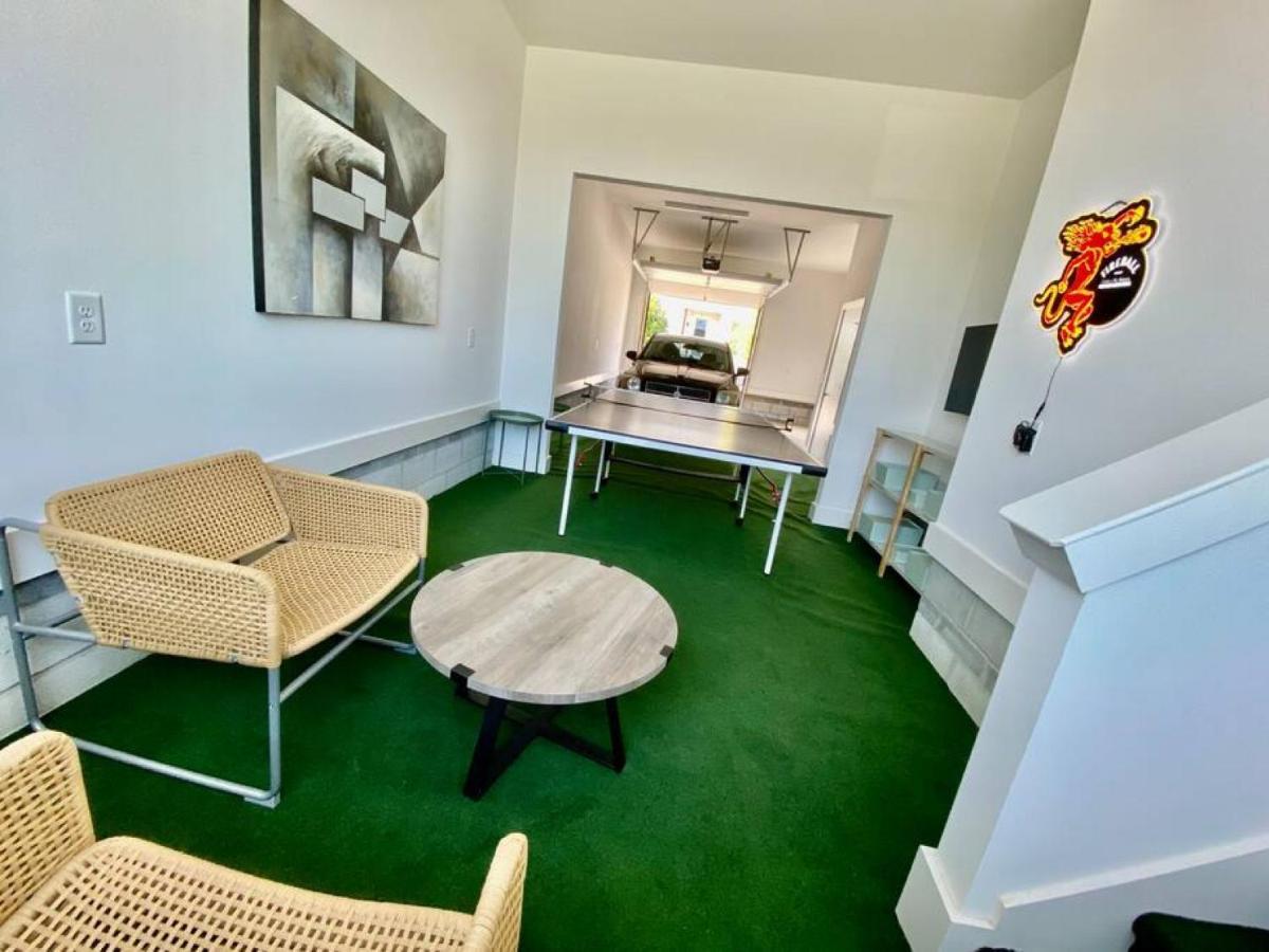Big New And Modern With Skyline View Mural And Ping Pong Nashville Extérieur photo