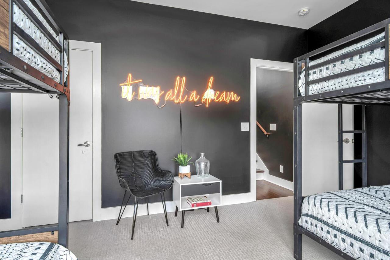 Big New And Modern With Skyline View Mural And Ping Pong Nashville Extérieur photo