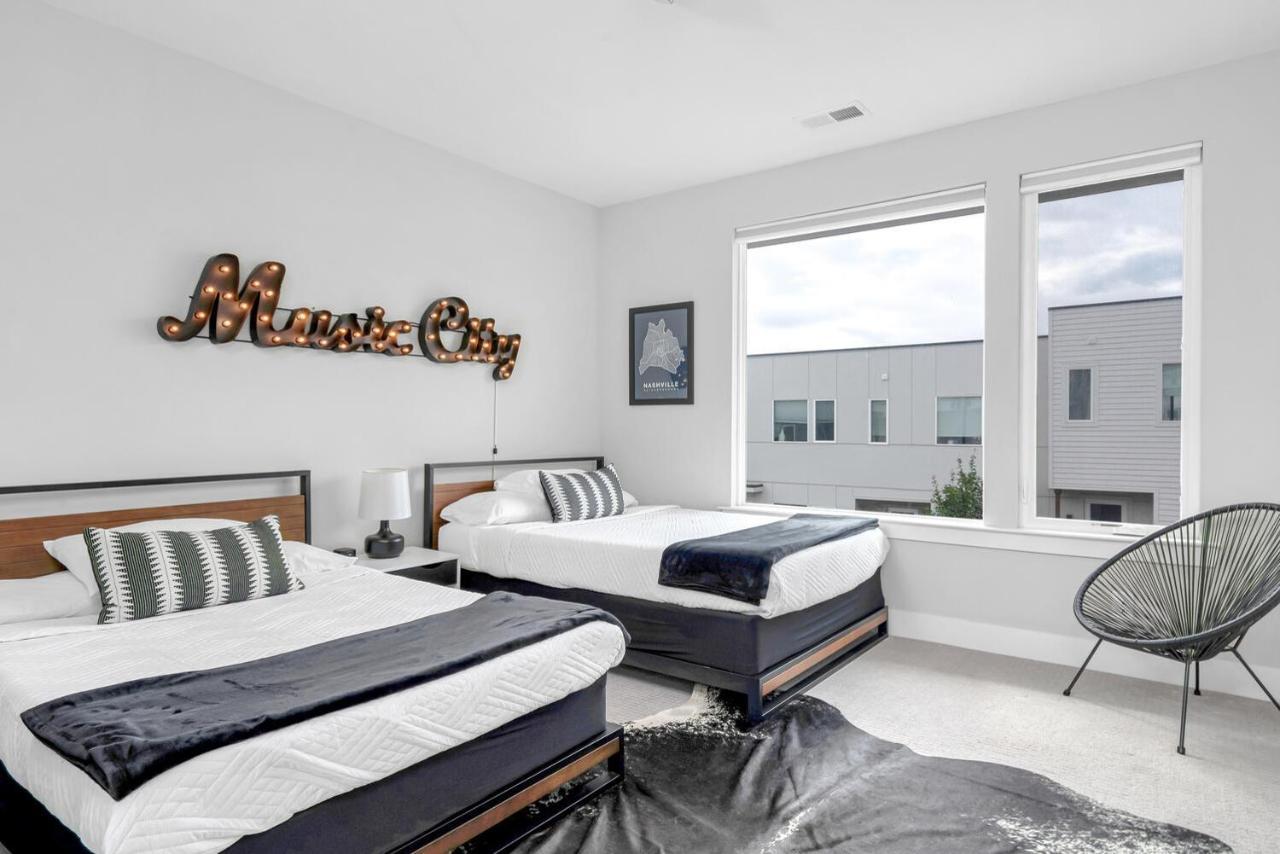Big New And Modern With Skyline View Mural And Ping Pong Nashville Extérieur photo